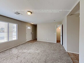 7801 N 44th Dr in Glendale, AZ - Foto de edificio - Building Photo