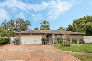 724 Forest Glen Ct in Maitland, FL - Building Photo