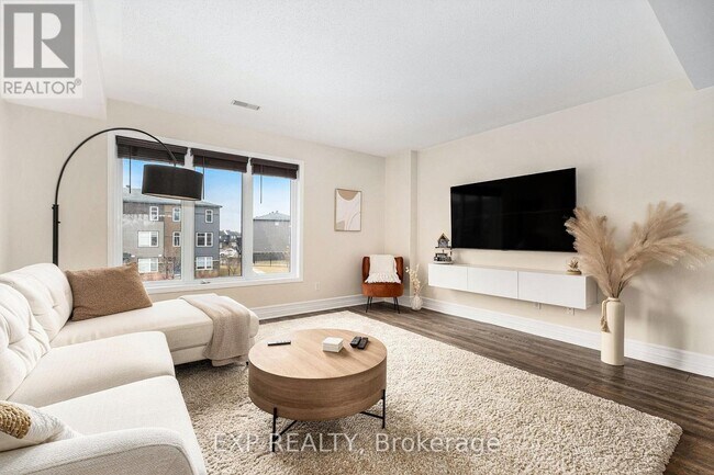 76 Lakepointe Dr in Ottawa, ON - Building Photo - Building Photo