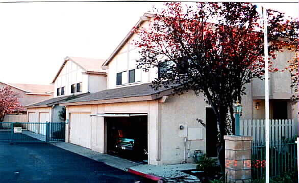 Kingsley Patio Homes in Montclair, CA - Building Photo - Building Photo