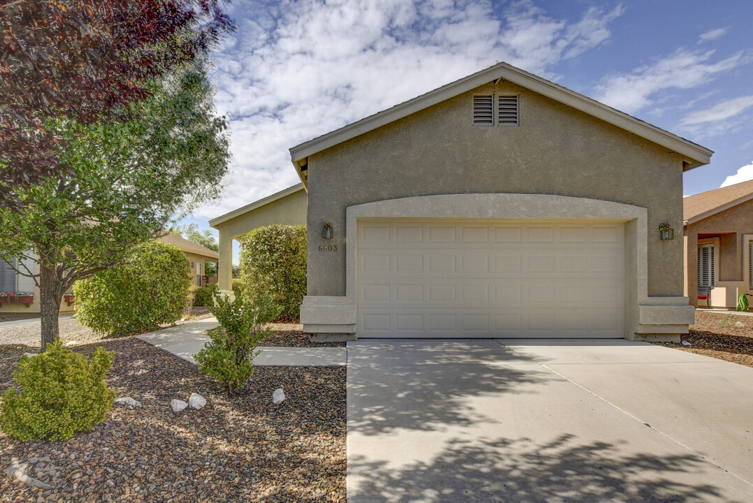 6603 E Kilkenny Pl in Prescott Valley, AZ - Foto de edificio