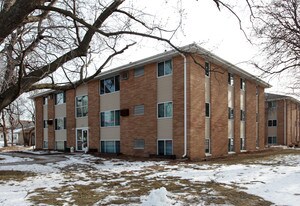 4176 Adair Ave N in Crystal, MN - Building Photo