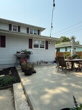 809 Croghan Ave, Unit 2 of a duplex in Joliet, IL - Foto de edificio - Building Photo