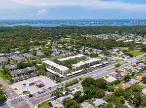 11615 Park Blvd in Seminole, FL - Foto de edificio - Building Photo