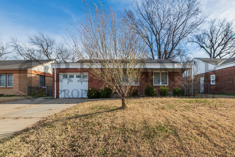 1720 S Windsor Rd in Wichita, KS - Foto de edificio