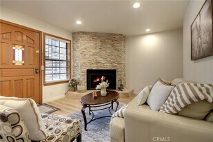 430 E Country Club Blvd in Big Bear, CA - Building Photo