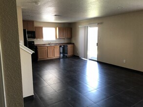 13335 Solar Crest in San Antonio, TX - Building Photo - Building Photo