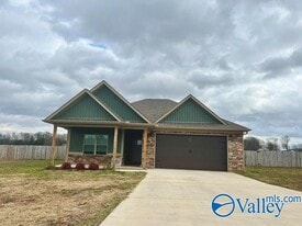 15100 Blackburn Rd in Athens, AL - Building Photo