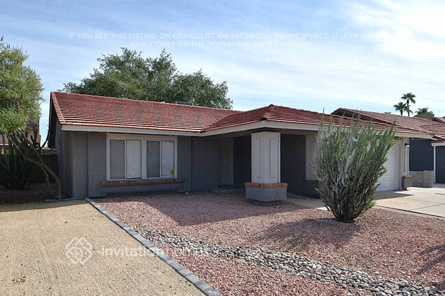 14209 N 20th Way in Phoenix, AZ - Foto de edificio - Building Photo