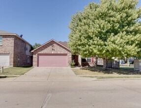 9016 Garden Springs Dr in Fort Worth, TX - Building Photo - Building Photo