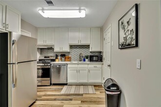 2301 Salt Springs Pl in Austell, GA - Foto de edificio - Building Photo