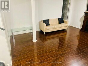 105 Prairie Dunes Pl in Vaughan, ON - Building Photo - Building Photo