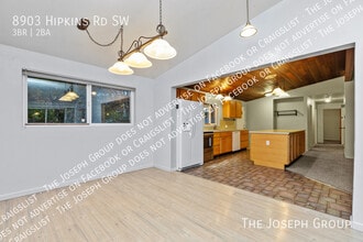 8903 Hipkins Rd SW in Lakewood, WA - Building Photo - Building Photo