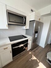 708 W Sierra Madre Blvd, Unit 35 in Sierra Madre, CA - Building Photo - Building Photo