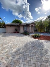 8330 SW 96th Pl in Miami, FL - Building Photo - Building Photo