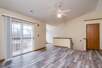 610 N Spring St in Port Washington, WI - Building Photo - Building Photo