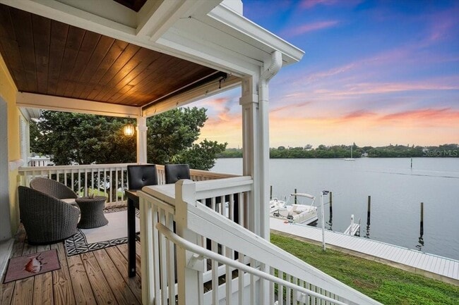 101 Pompano Dr SE in St. Petersburg, FL - Building Photo - Building Photo