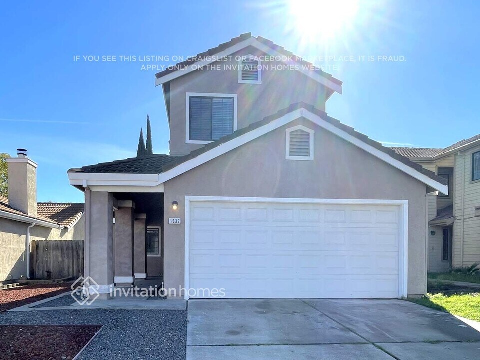 1837 Babbe St in Oakley, CA - Building Photo