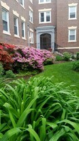 51 Manchester Rd, Unit 3 in Brookline, MA - Building Photo