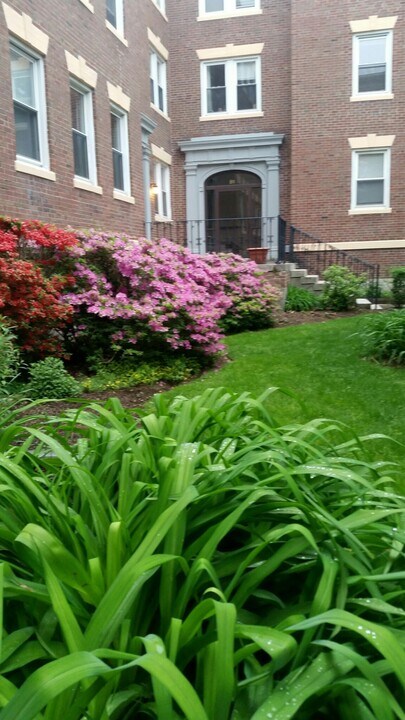 51 Manchester Rd, Unit 3 in Brookline, MA - Building Photo