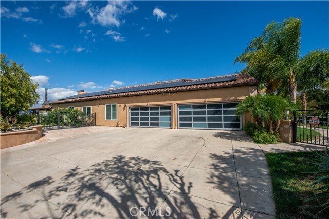 27048 Triumph Ave in Santa Clarita, CA - Building Photo