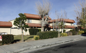 Tuscola Apartments in Apple Valley, CA - Building Photo - Building Photo