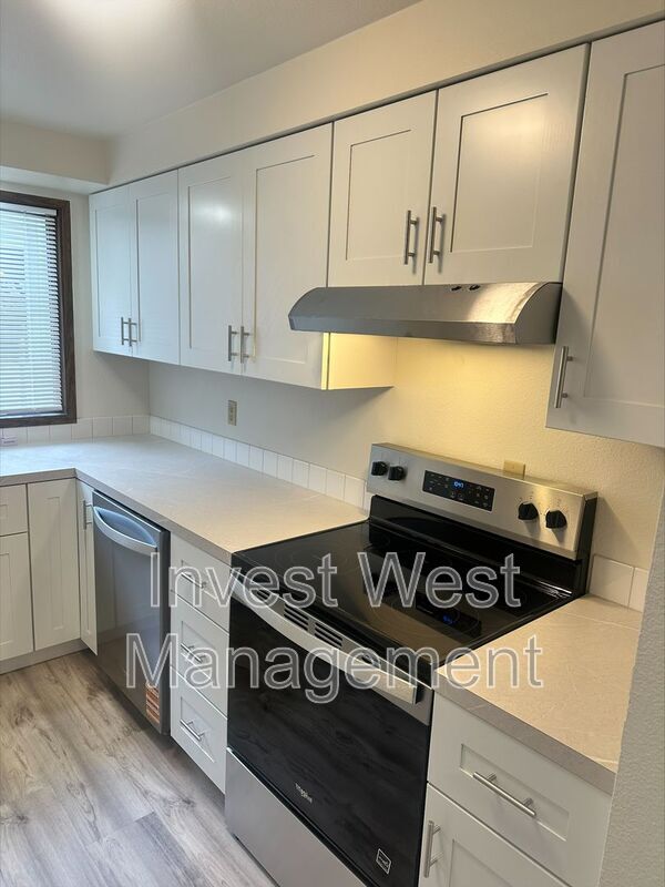 property at 14017 NE Keyes Ct