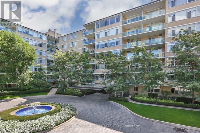 1-301 Benvenuto Pl in Toronto, ON - Building Photo - Building Photo