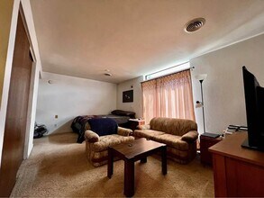 535 D'onofrio Dr in Madison, WI - Building Photo - Building Photo