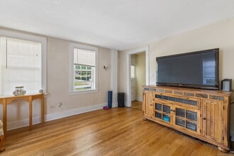 584 Main St in Portland, CT - Building Photo - Building Photo