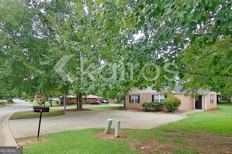305 Deer Park Dr in Athens, GA - Building Photo - Building Photo