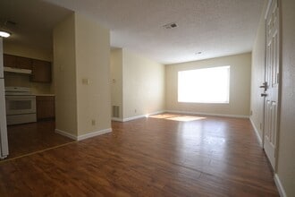 101 103-103 Johnson Dr in Buffalo, MO - Building Photo - Building Photo