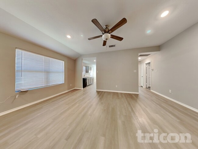 11151 N Lake Mist Ln in Willis, TX - Building Photo - Building Photo