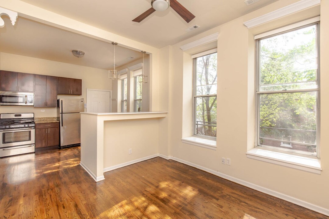651 N Paulina St-Unit -651-2N in Chicago, IL - Building Photo