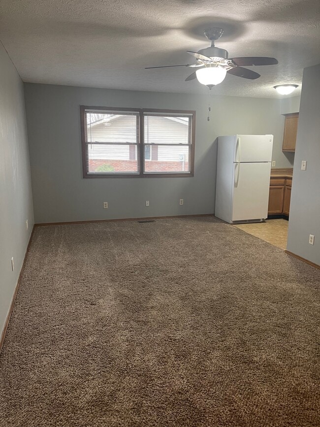 2700 E Phylbeck Ave, Unit 3
