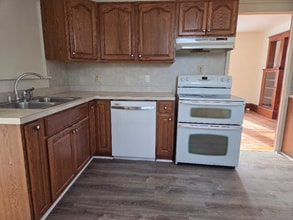 630 N Courtland St in East Stroudsburg, PA - Foto de edificio - Building Photo