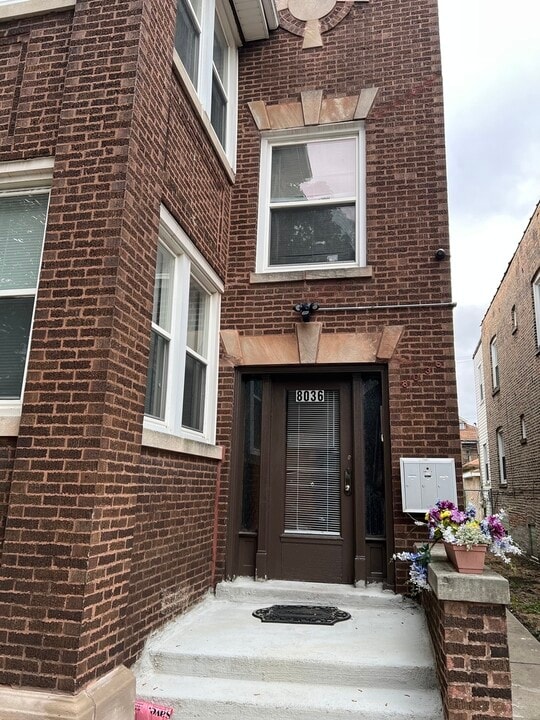 8036 S Green St in Chicago, IL - Building Photo