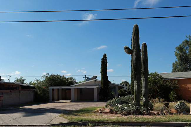 5414 E Bellevue St in Tucson, AZ - Building Photo - Building Photo