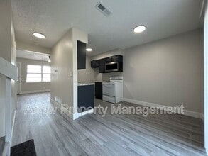 1320 S Jackson St in Junction City, KS - Building Photo - Building Photo