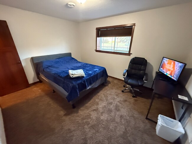 1311 Camelot Dr in Brookings, SD - Building Photo - Building Photo