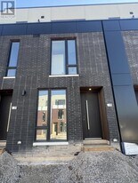 38 Everett Cmn in St Catharines, ON - Building Photo