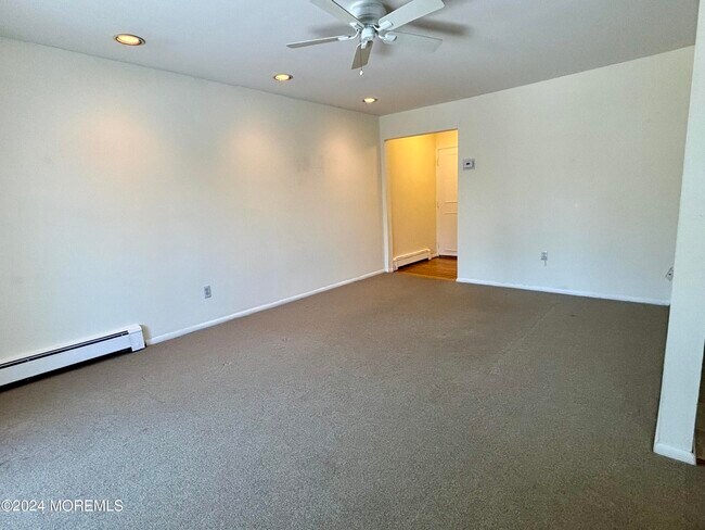 735 Greens Ave-Unit -6B in Long Branch, NJ - Building Photo - Building Photo
