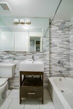 444 W 52nd St in New York, NY - Building Photo - Building Photo