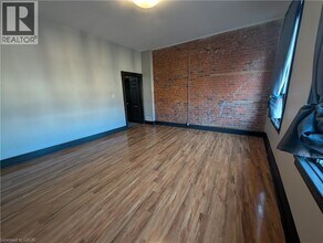 473 King St W in Hamilton, ON - Building Photo - Building Photo
