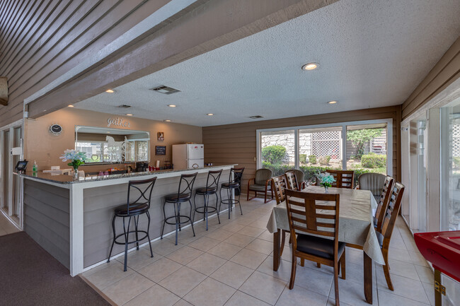 Cobblestone Apartments in Tulsa, OK - Foto de edificio - Lobby