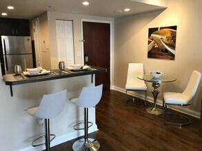 199 14th St NE, Unit 22xx in Atlanta, GA - Building Photo - Building Photo