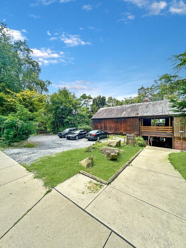 property at 1530 Barr Ave