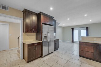 11447 Brainard Ave in Los Angeles, CA - Building Photo - Building Photo