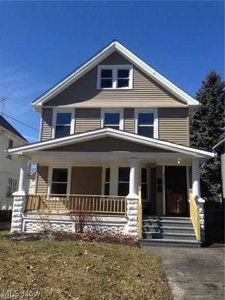 property at 2628 E 124th St