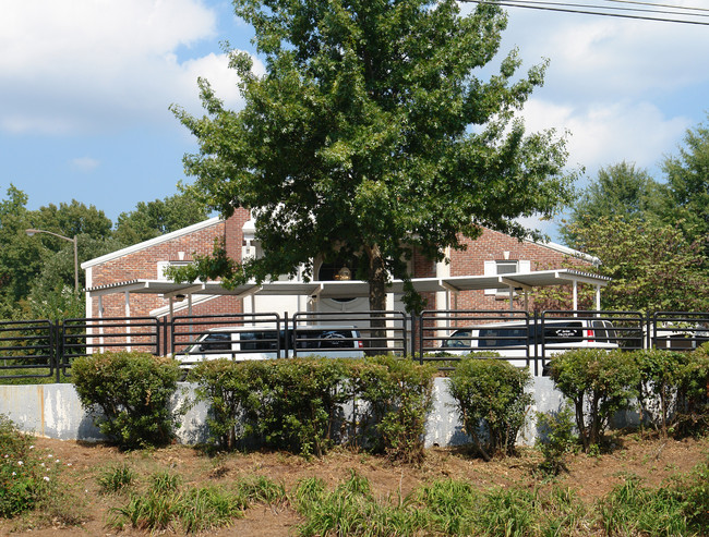 Roswell Neighborhood Senior Center in Roswell, GA - Building Photo - Building Photo